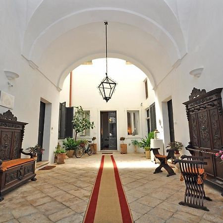 Palazzo De Donatis B&B Melissano Exterior photo